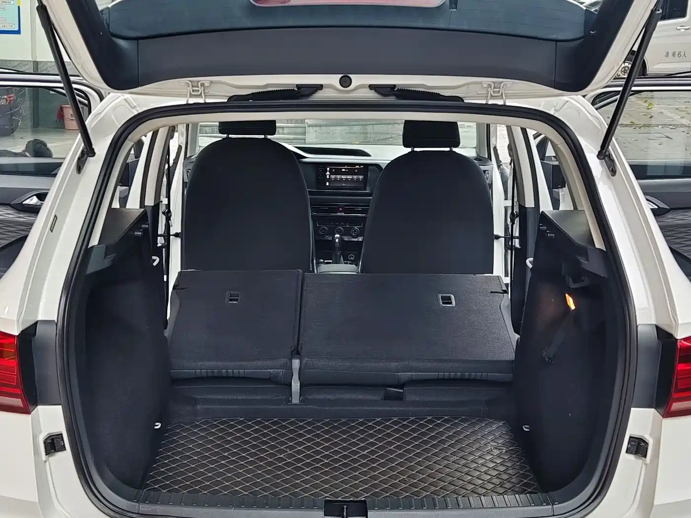 Volkswagen Tharu 2021 Model 280TSI 2WD Trend Edition фото 11
