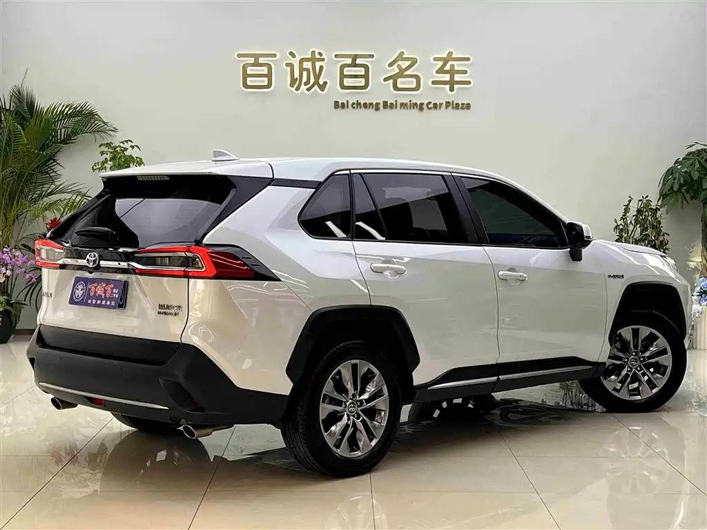 Toyota Wildlander 2022 Hybrid 2.5L E-CVT FWD Luxury PLUS Edition фото 5