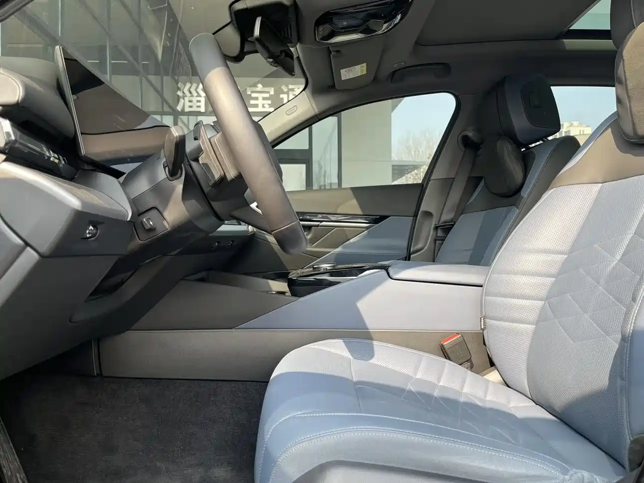 BMW i5 2024 eDrive 35L Premium Model M Sport Package фото 4