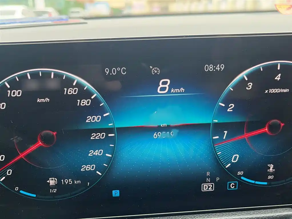 MERCEDES-BENZ GLB