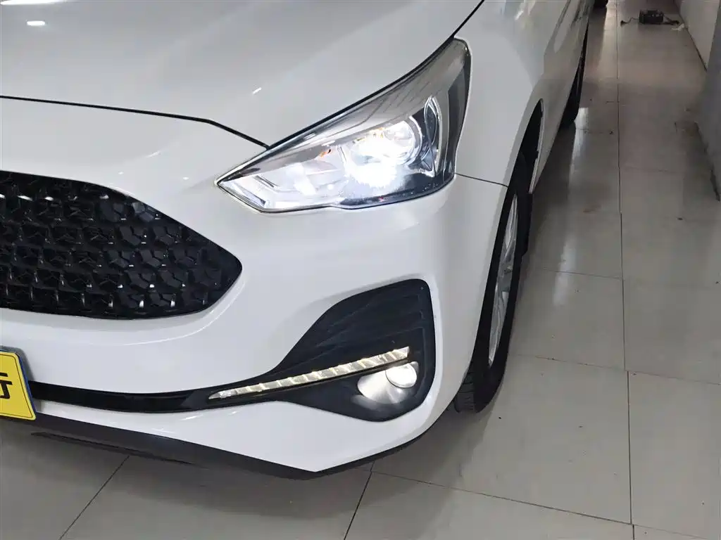 Haval M6 2019 1.5T Manual 2WD Elite Type China VI фото 18