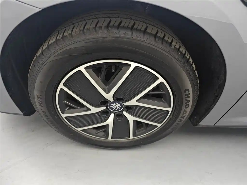 BYD Qin L 2025 DM-i Smart Drive Edition 120KM Surpassing фото 25