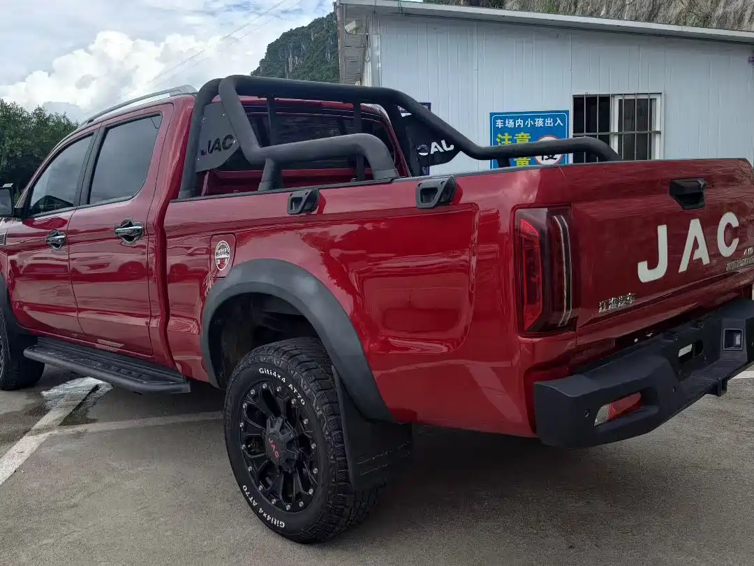 JAC Motors JAC Hunter 2023 2022 2.0T Pajero Simplified Edition Manual Diesel 4WD Flagship Large Double Cab HFC4DB2-2E