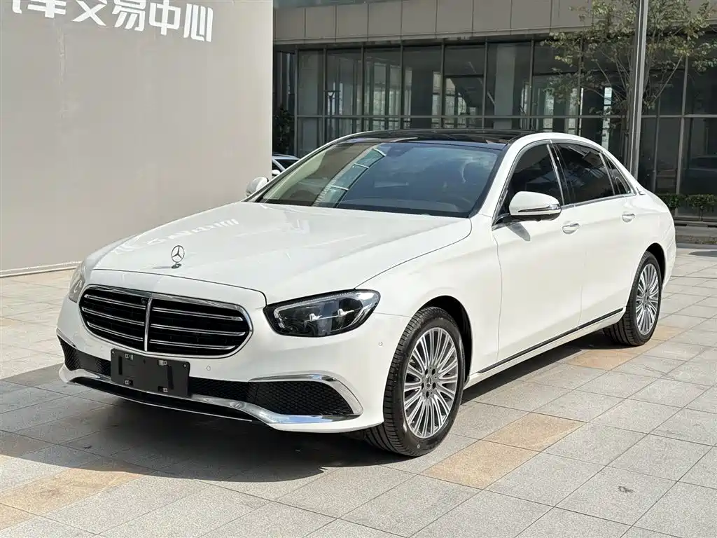 Mercedes-Benz E-Class 2023 E 300 L Fashion фото 3