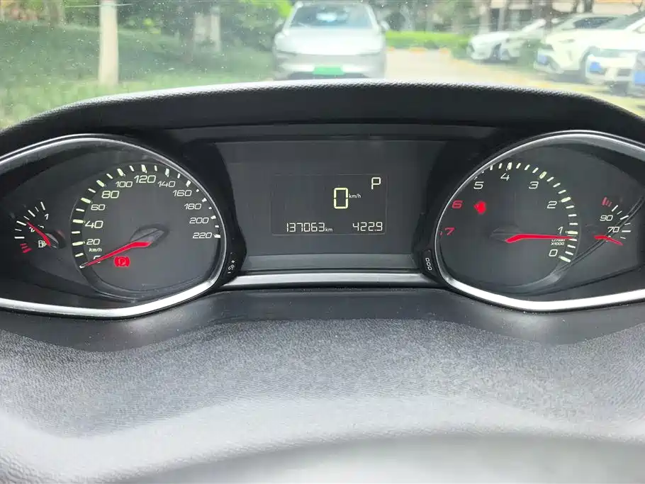 Peugeot 308S 2015 1.2T Auto Dynamic Edition фото 14