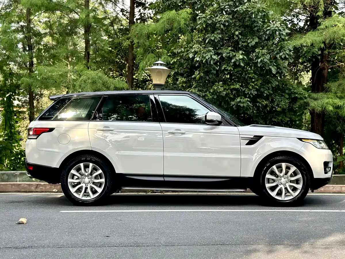 Land Rover Range Rover Sport 2016 Model 3.0 SDV6 HSE DYNAMIC фото 6