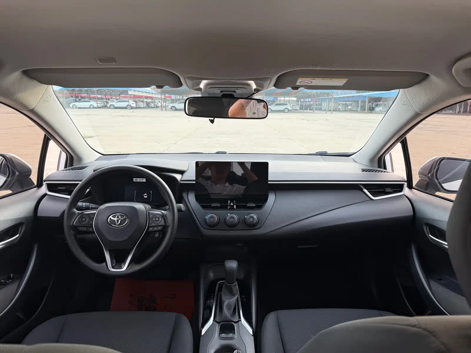Фото 9 - Toyota Corolla