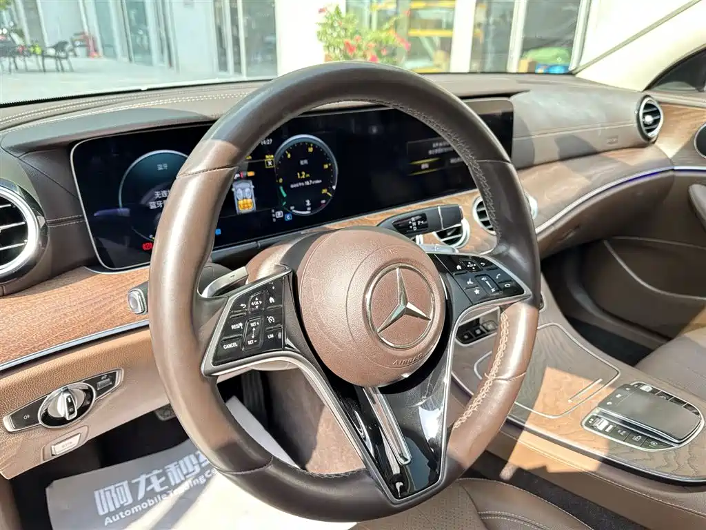 Mercedes-Benz E-Class 2023 E 300 L Fashion фото 24