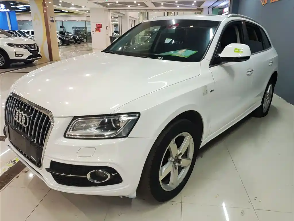 AUDI Q5