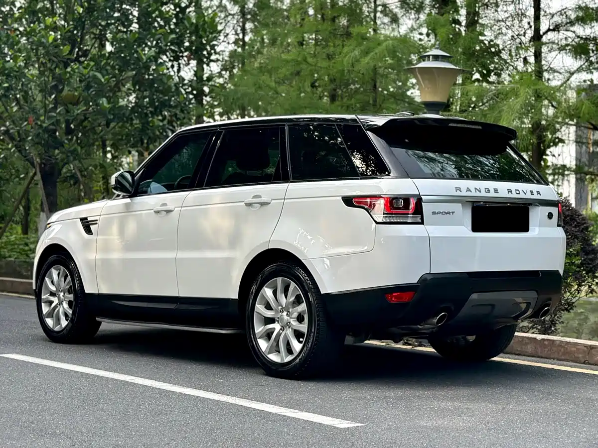 Land Rover Range Rover Sport 2016 Model 3.0 SDV6 HSE DYNAMIC фото 9