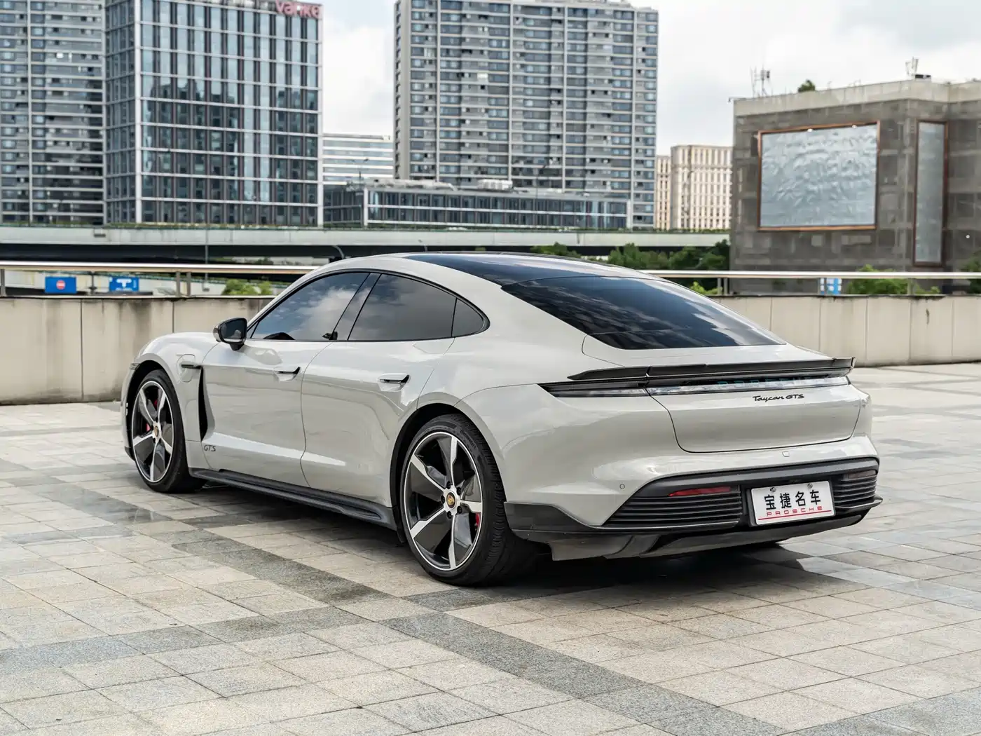 Фото 6 - Porsche Taycan