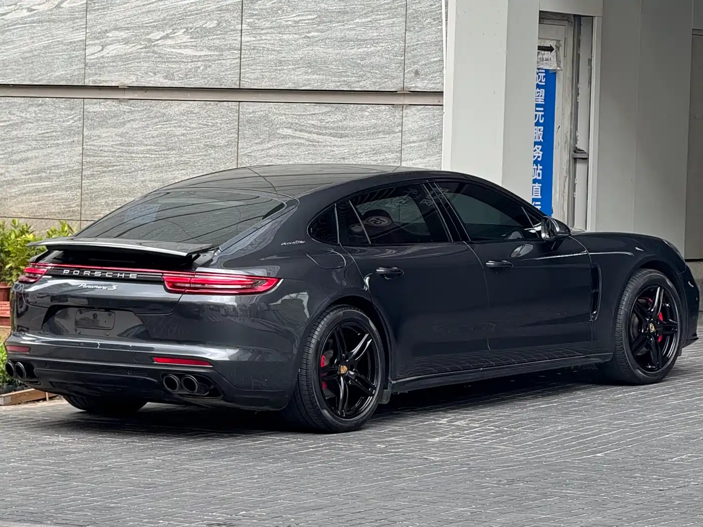 Porsche Panamera 2017 Panamera Executive Long Wheelbase 3.0T фото 15
