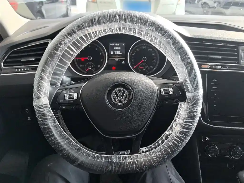 Volkswagen Tiguan L 2019 Facelift 330TSI Auto 2WD Panorama Comfort China VI фото 11