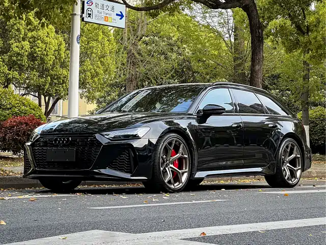 AUDI RS 6