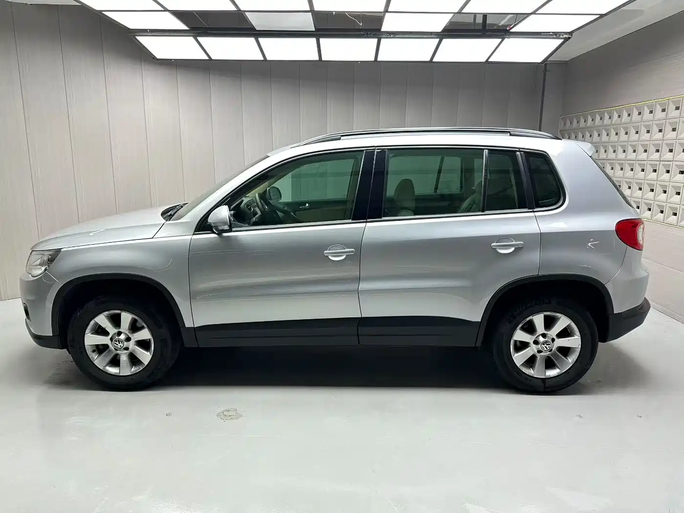 Volkswagen Tiguan 2010 1.8TSI Automatic 2WD Trend фото 2