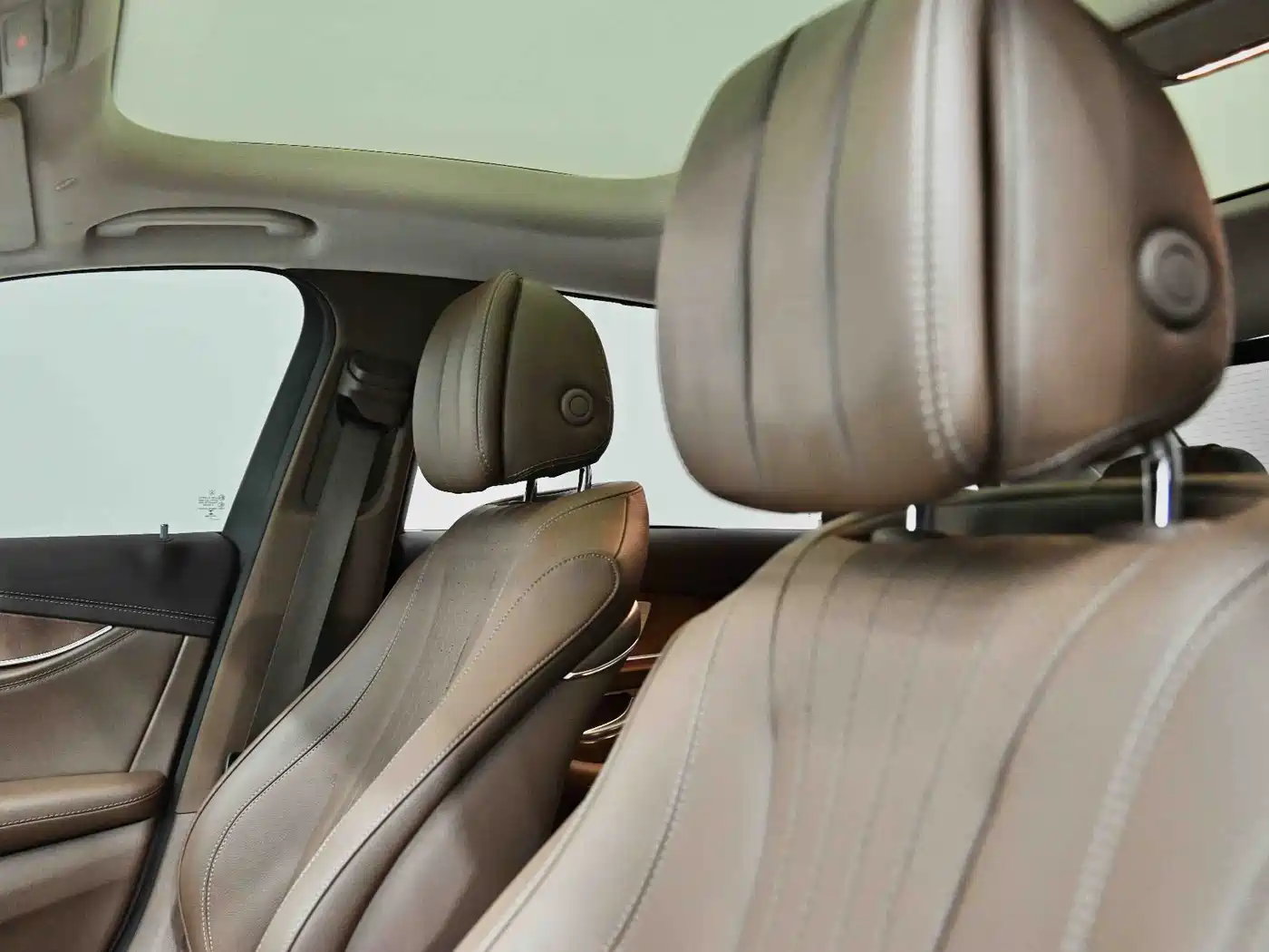 Mercedes-Benz E-Class 2022 E 300 L Luxury фото 25