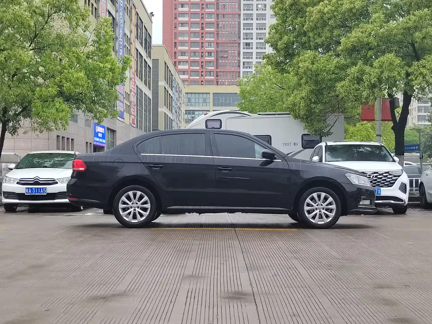Volkswagen Lavida 2017 1.6L Automatic Comfort Edition фото 9