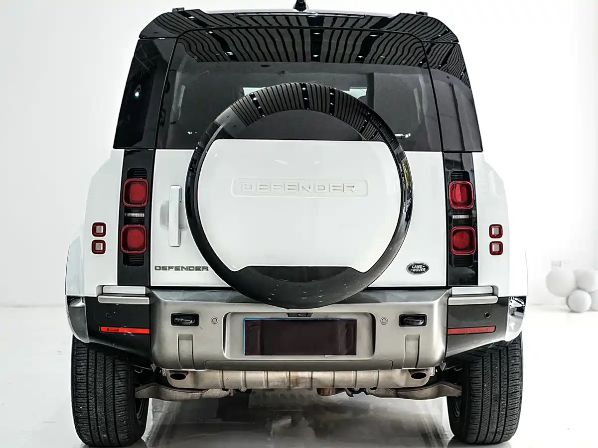 Land Rover Defender 2024 110 3.0T P400 X-DYNAMIC HSE фото 8