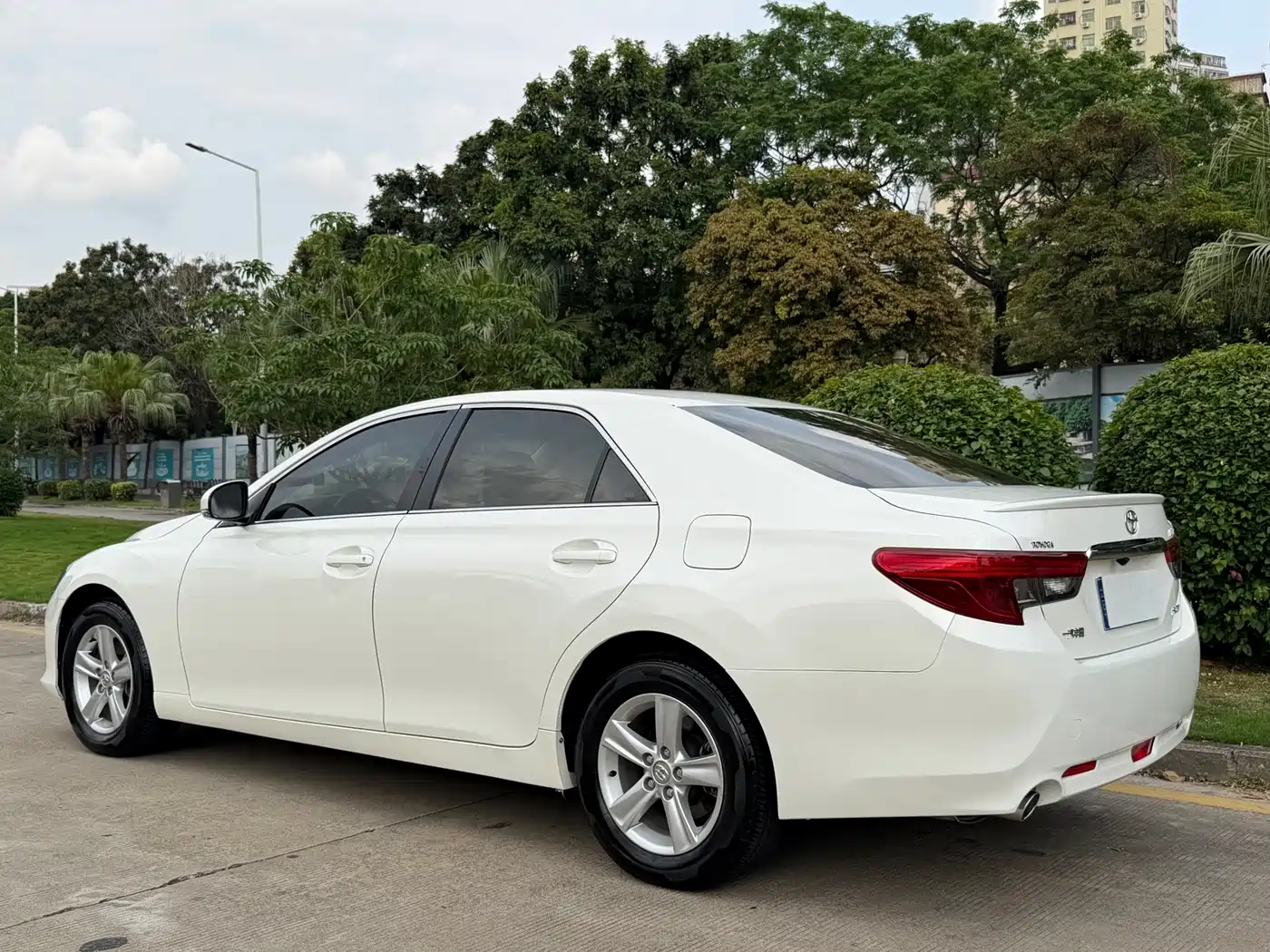 Toyota Reiz 2013 2.5V Elite Edition фото 6