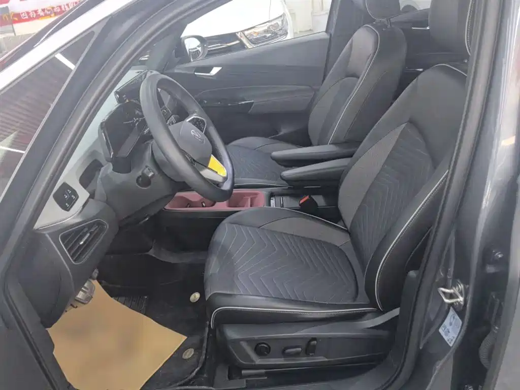 Volkswagen ID.3 2023 Pure Smart Edition фото 14