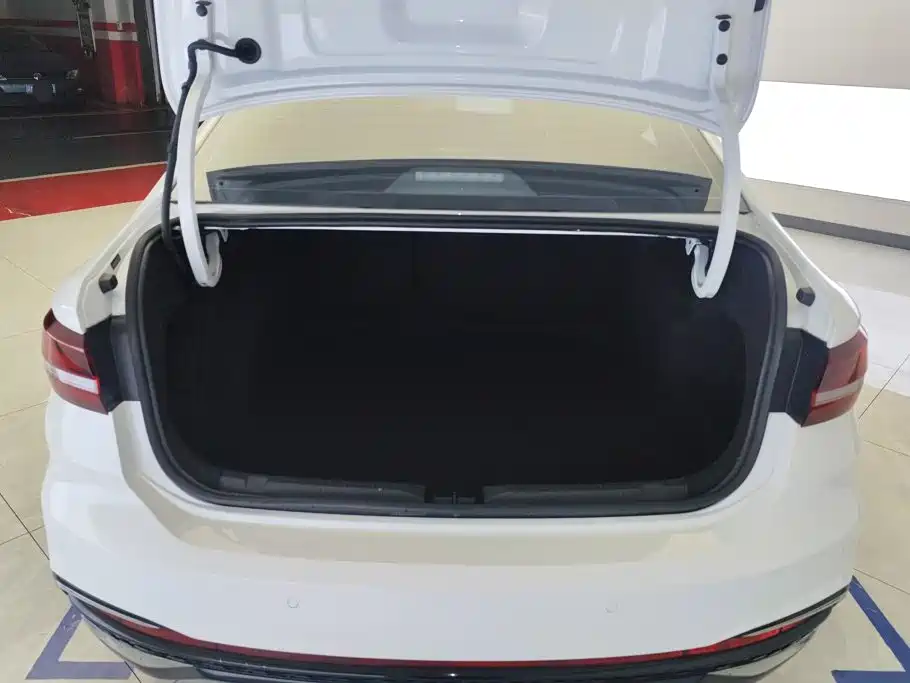 Volkswagen Lavida, миниатюра 4