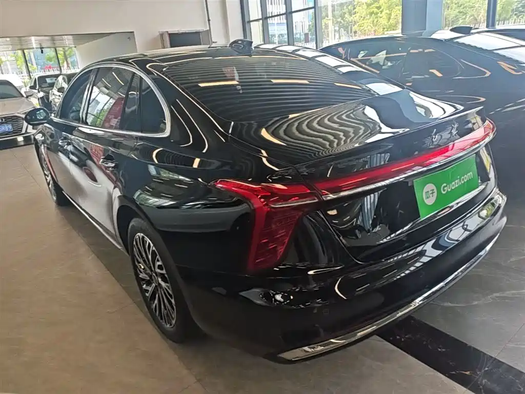 Hongqi H5 2025 2.0T Automatic Flag Celebration 500,000 Units Anniversary Edition фото 5