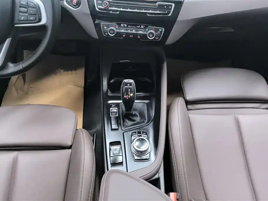 BMW X1 2020 sDrive25Li Leading Model фото 16