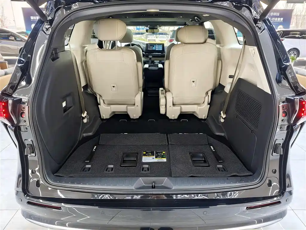 Toyota Sienna 2024 2.5L Hybrid Premium Edition фото 34