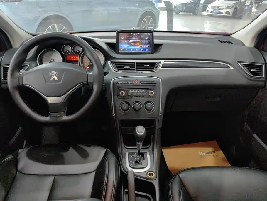 Peugeot 308 2014 Model Joy Edition Classic 1.6L Automatic Superior Style фото 12
