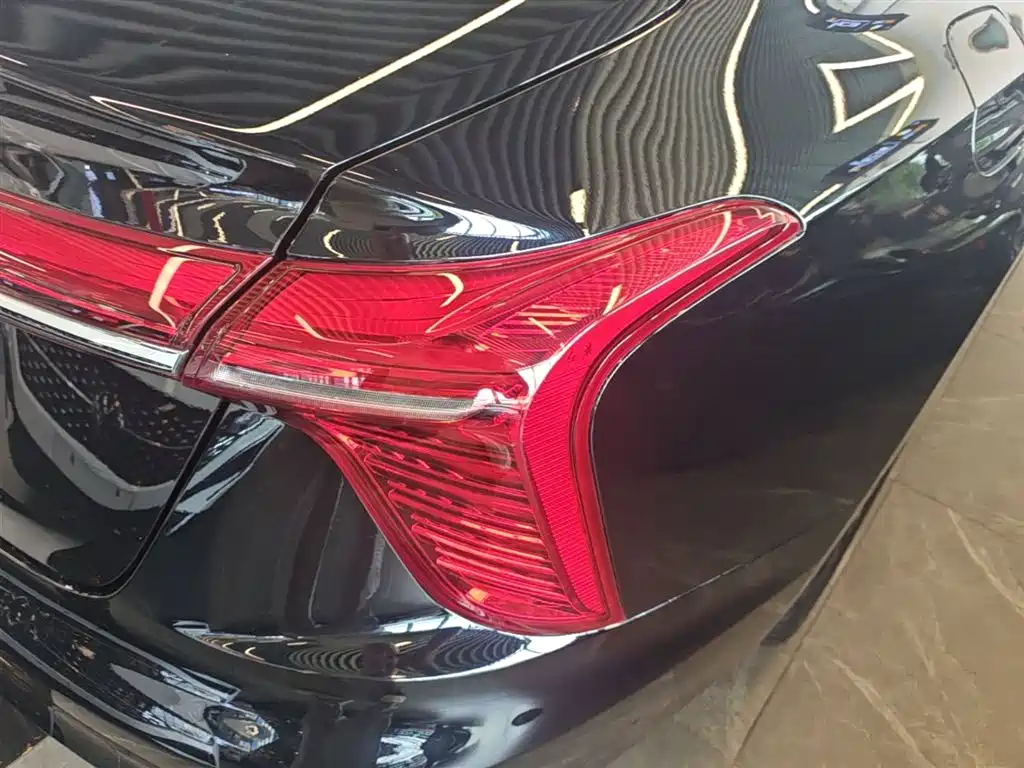 Hongqi H5 2025 2.0T Automatic Flag Celebration 500,000 Units Anniversary Edition фото 8