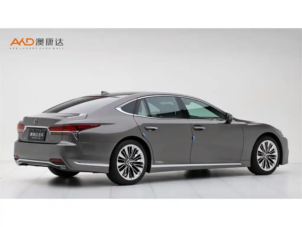 Photo 3 - Lexus LS