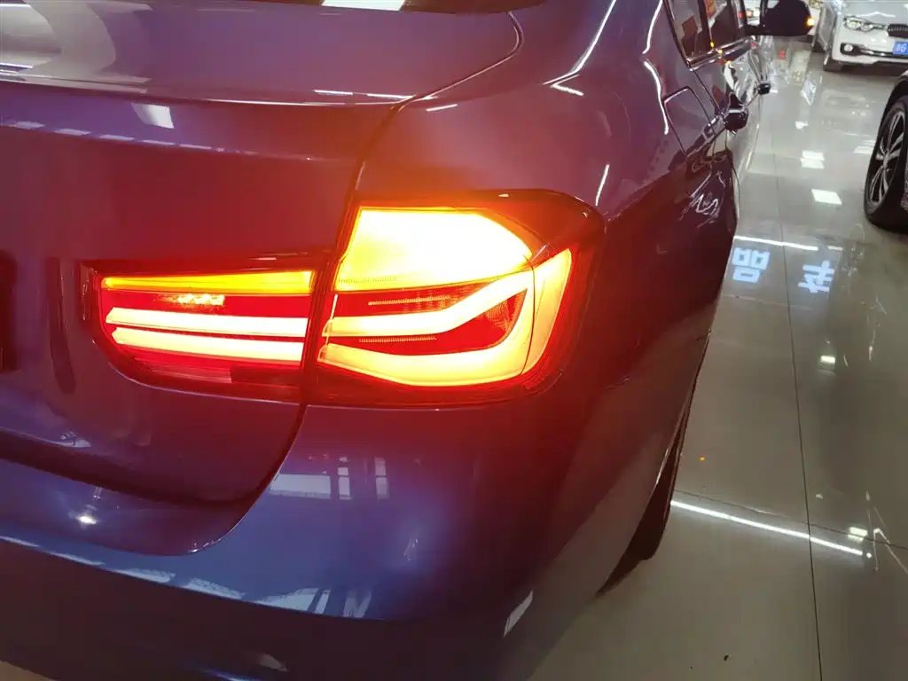 BMW 3 Series 2019 320i M Sport Package фото 8