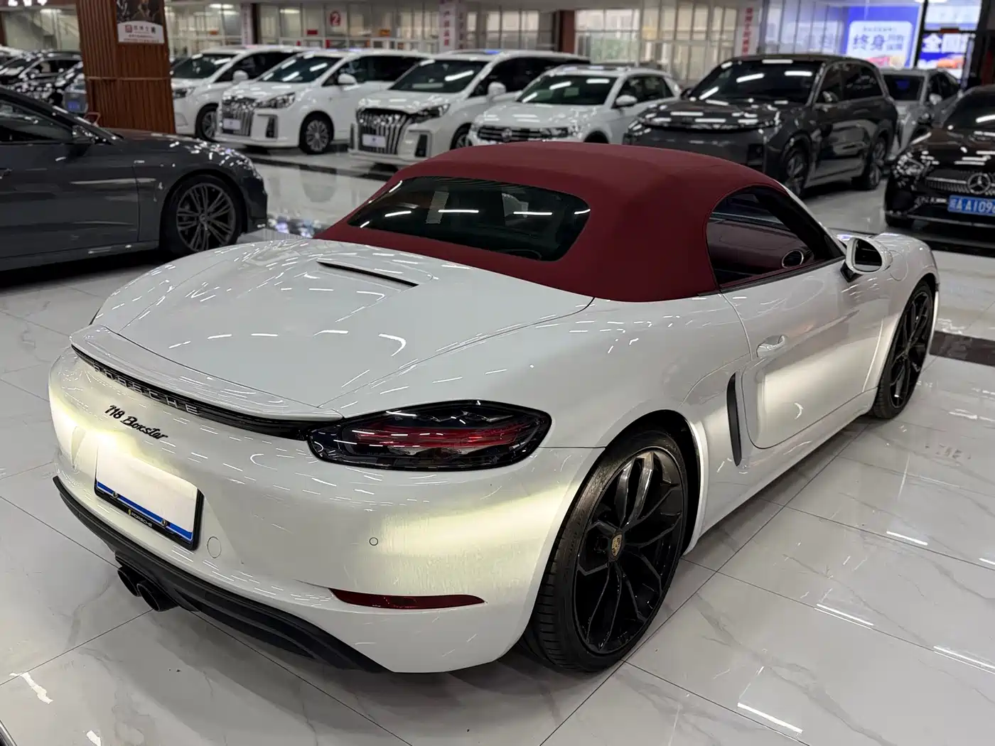 PORSCHE 718
