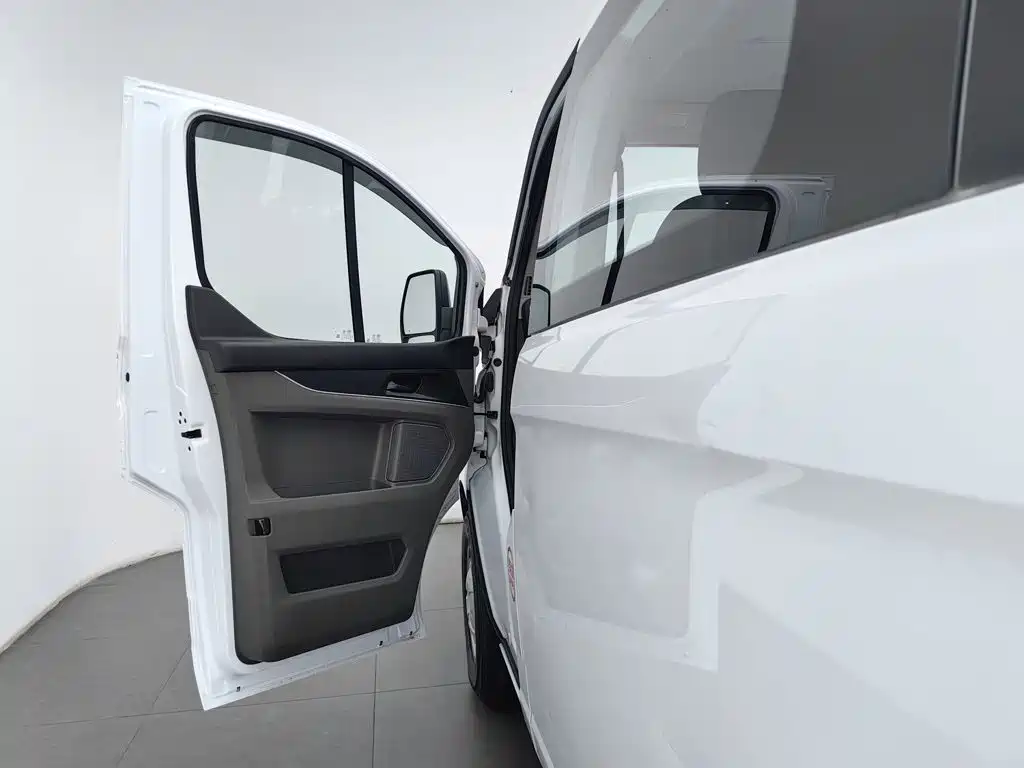 Ford Transit 2023 2023 Model 2.0T Diesel Manual Multi-Purpose Commercial Vehicle Short Wheelbase Low Roof 5/6-Seater