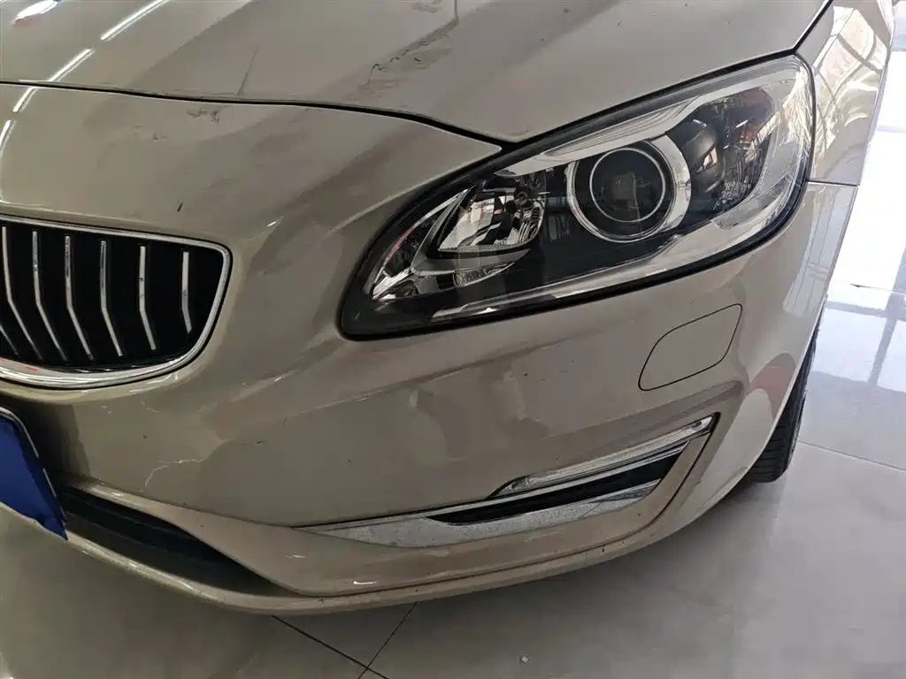 VOLVO S60