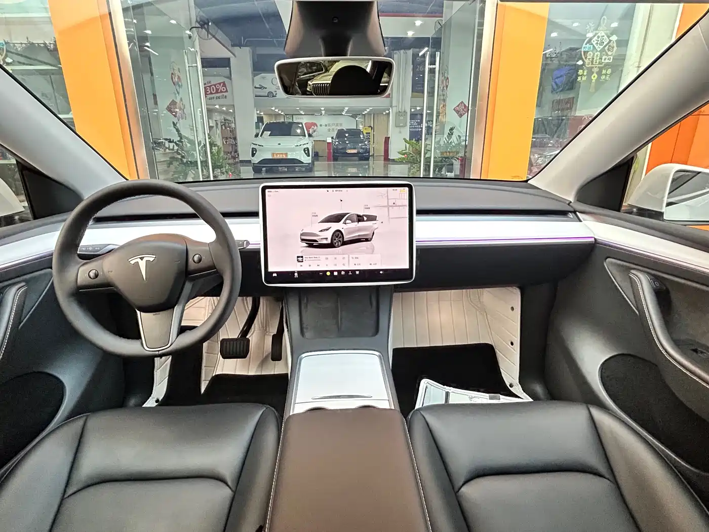 TESLA MODEL Y