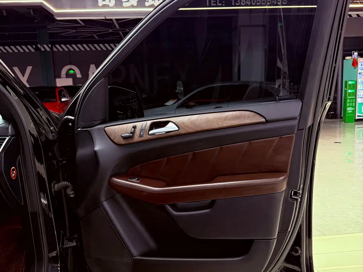 Mercedes-Benz GL-Class 2015 GL 400 4MATIC Luxury фото 23