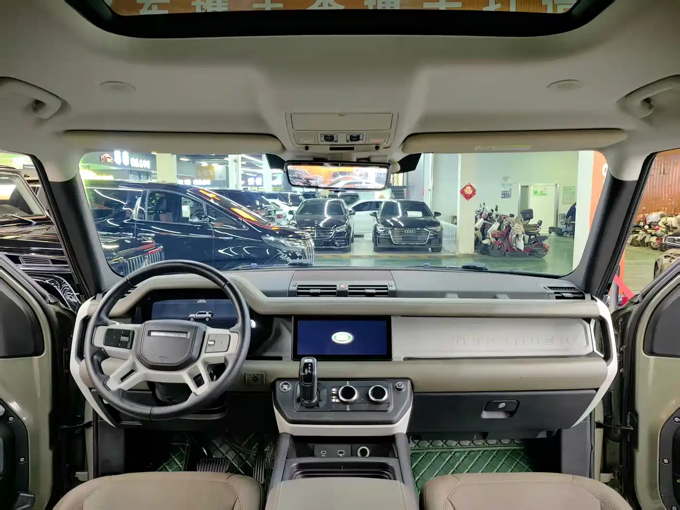 Land Rover Defender 2021 110 P400 Dark Special Edition фото 5