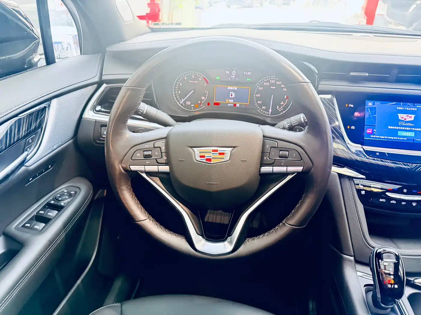 CADILLAC XT6