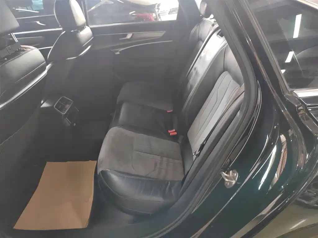 Audi A6L 2019 40 TFSI Luxury Dynamic фото 13