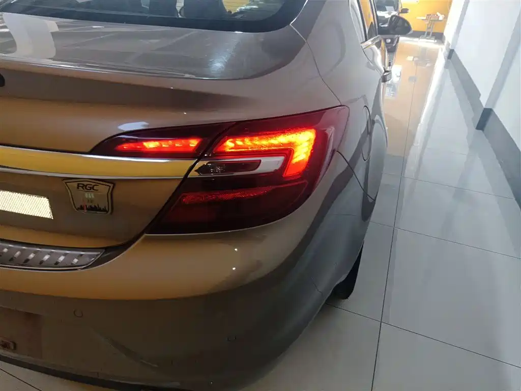 Buick Regal 2014 2.0L Elite Fashion Type фото 24