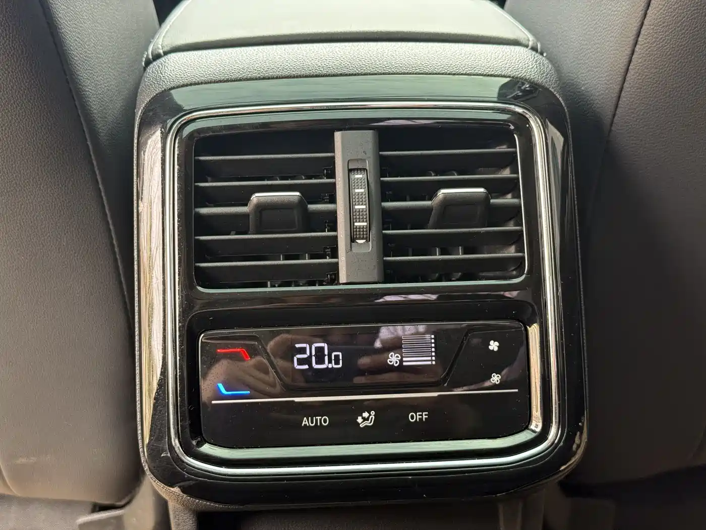 Volkswagen Passat 2023 Facelift 330TSI Elite Edition фото 16