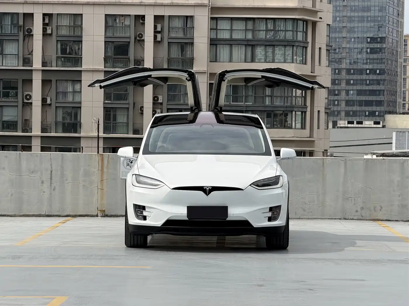 TESLA MODEL X