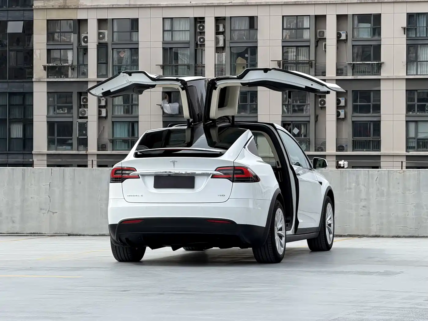 TESLA MODEL X