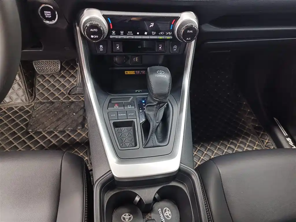 Toyota RAV4 Rongfang 2023 2.0L CVT FWD Style Plus Edition фото 14