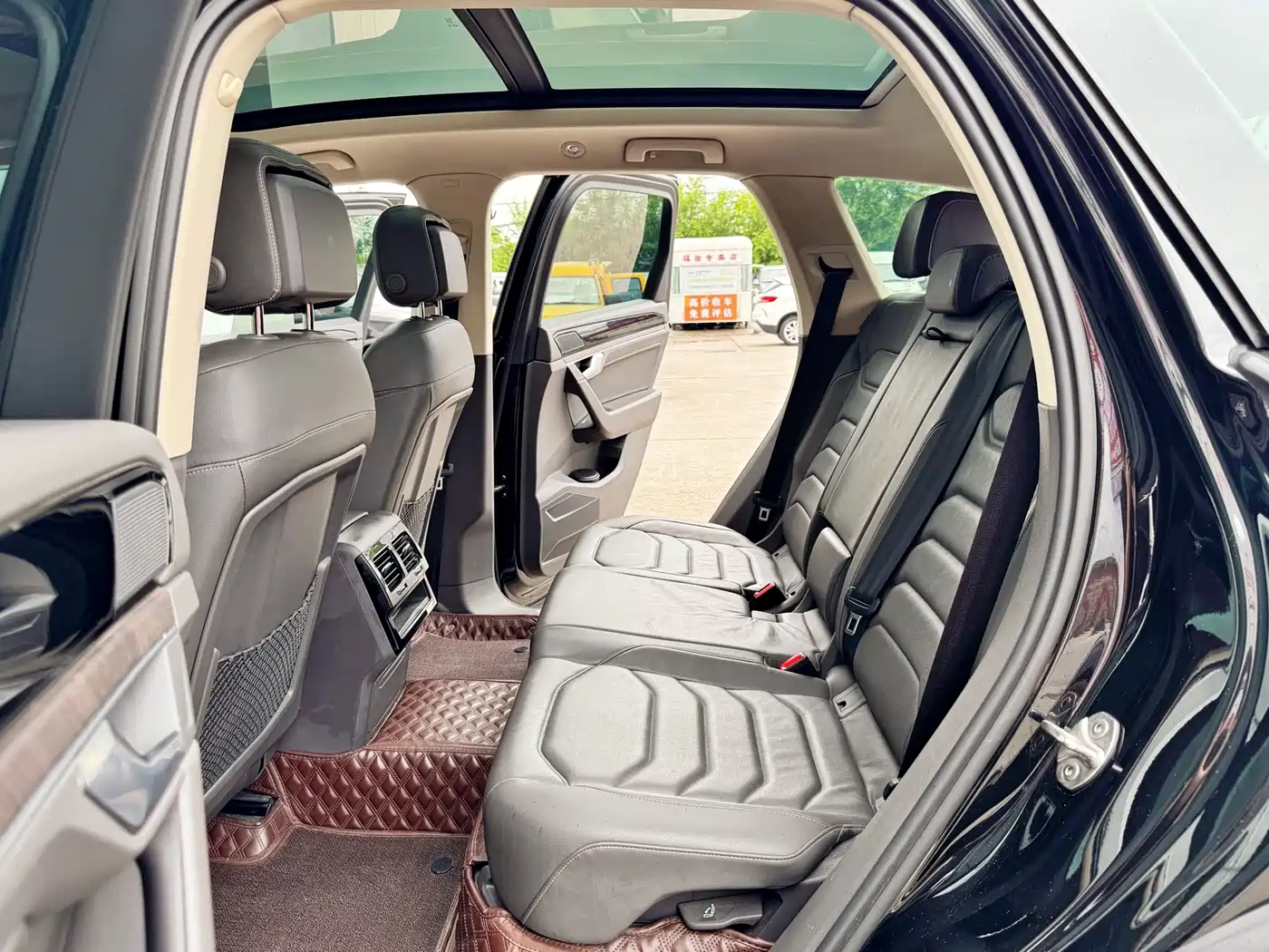 Volkswagen Touareg 2024 2023 2.0TSI R-Line Edition