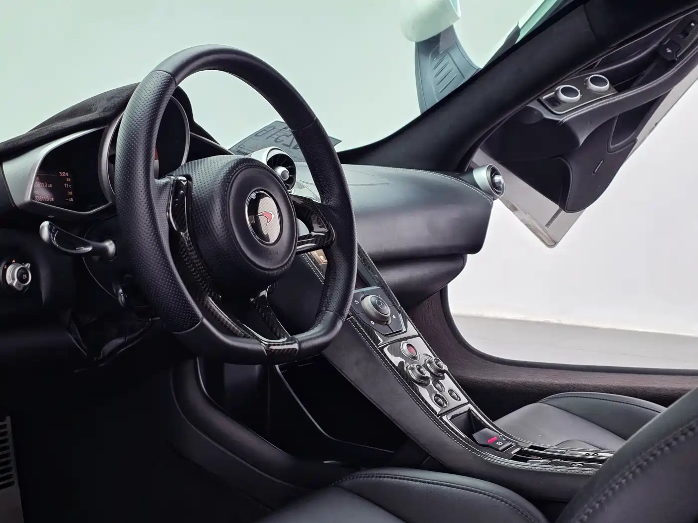 McLaren 12C 2013 3.8T SPIDER фото 15