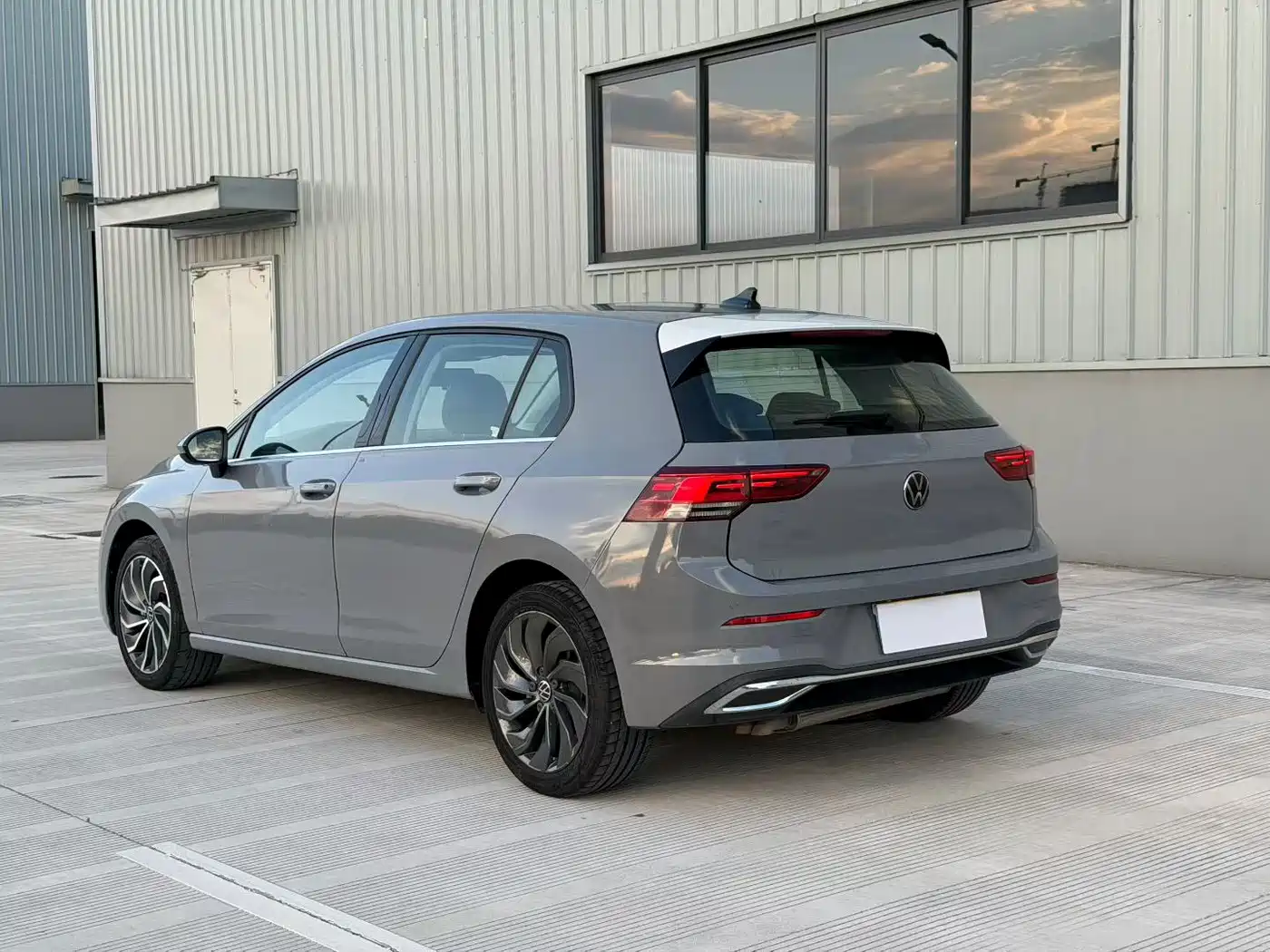 Фото 7 - Volkswagen Golf