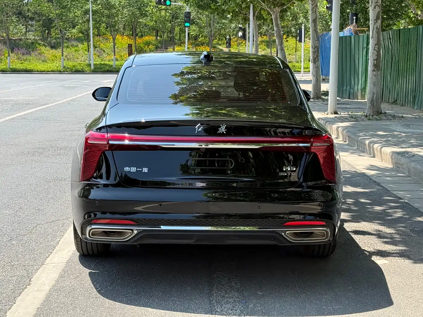 Hongqi H5 2025 1.5T DCT Flag Rhythm 500,000 Units Memorial Edition фото 8