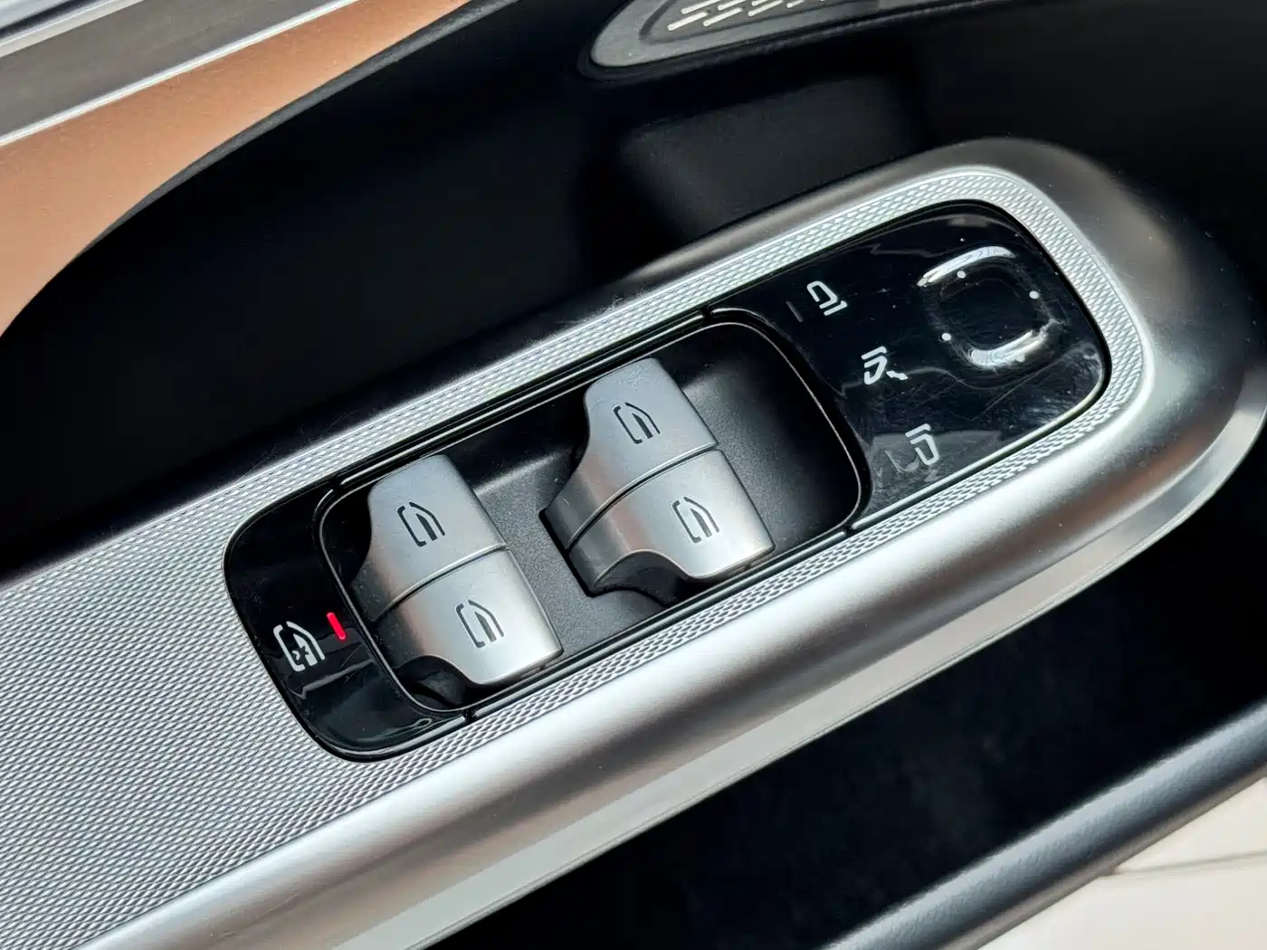 Mercedes-Benz E-Class 2025 E 300 L Fashion фото 17
